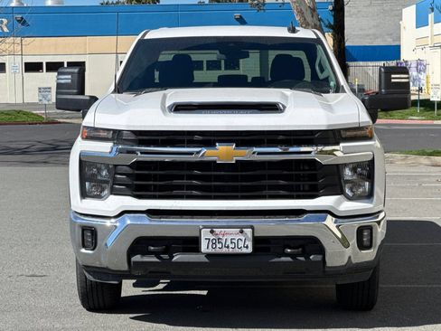 Used 2025 Chevrolet Silverado 2500 LT w/ Convenience Package AWD/4WD image 9