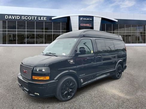 Used 2024 GMC Savana 2500 RWD image 2