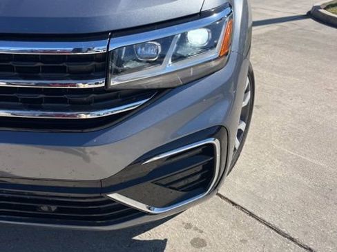 Used 2021 Volkswagen Atlas SEL R-Line image 13