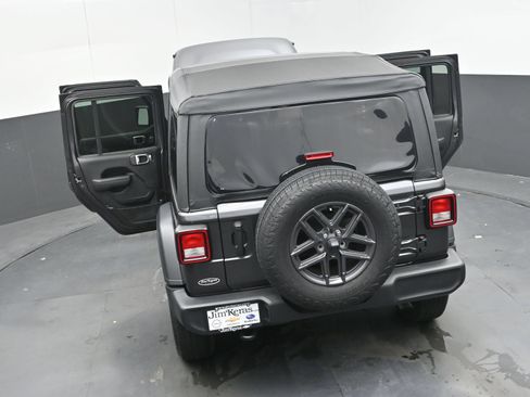 Used 2025 Jeep Wrangler Unlimited Sport AWD/4WD image 35