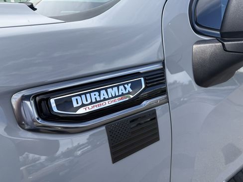 Used 2025 GMC Sierra 1500 AT4 w/ AT4 Premium Package AWD/4WD image 11