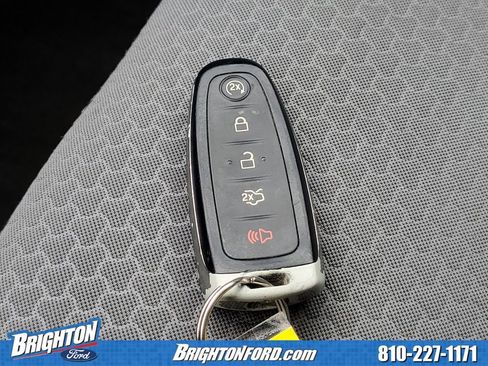 Used 2019 Ford Escape SE image 28