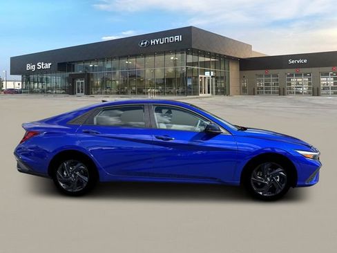Used 2026 Hyundai Elantra Sport FWD image 9