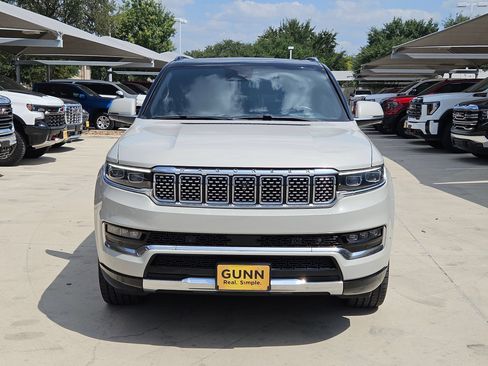 Used 2022 Jeep Grand Wagoneer Series III AWD/4WD image 8