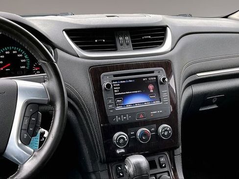 Used 2015 Chevrolet Traverse LT image 6