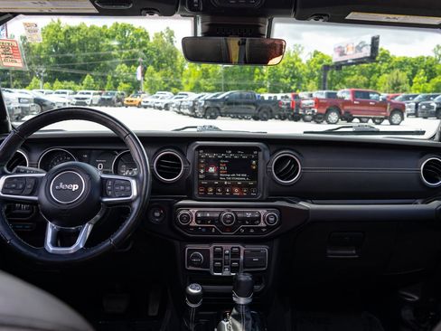 Used 2022 Jeep Wrangler Unlimited Sahara w/ Cold Weather Group AWD/4WD image 20