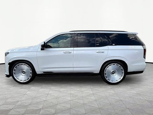 Used 2022 Cadillac Escalade Sport Platinum w/ LPO, Floor Liner Package AWD/4WD image 4