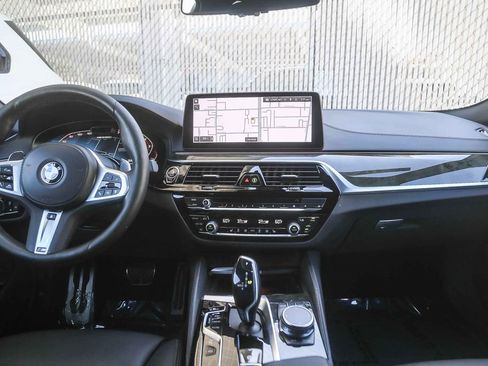 Certified 2023 BMW M550i xDrive AWD/4WD image 9
