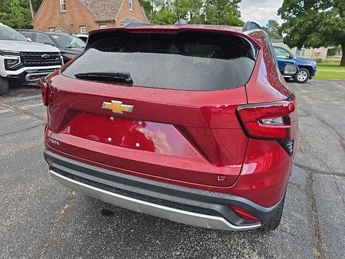 Used 2024 Chevrolet Trax LT w/ Driver Confidence Package image 30