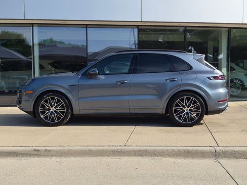 New 2026 Porsche Cayenne E-Hybrid AWD/4WD image 2