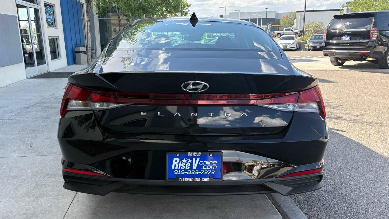 Used 2023 Hyundai Elantra SEL FWD image 6