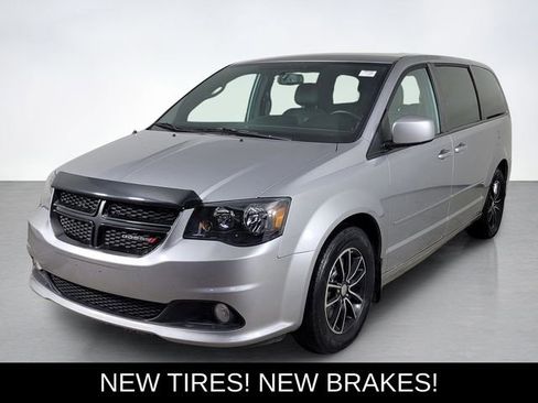 Used 2017 Dodge Grand Caravan SXT w/ Driver Convenience Group image 7