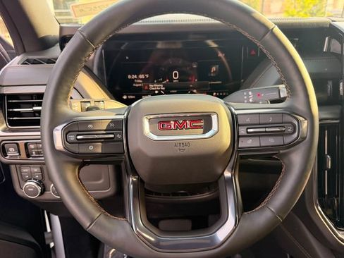 Used 2025 GMC Yukon XL AT4 w/ AT4 Premium Package AWD/4WD image 15