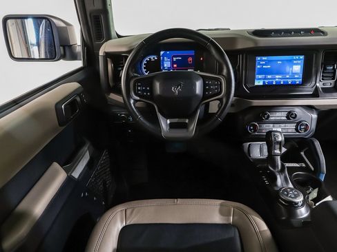 Used 2023 Ford Bronco Wildtrak image 12