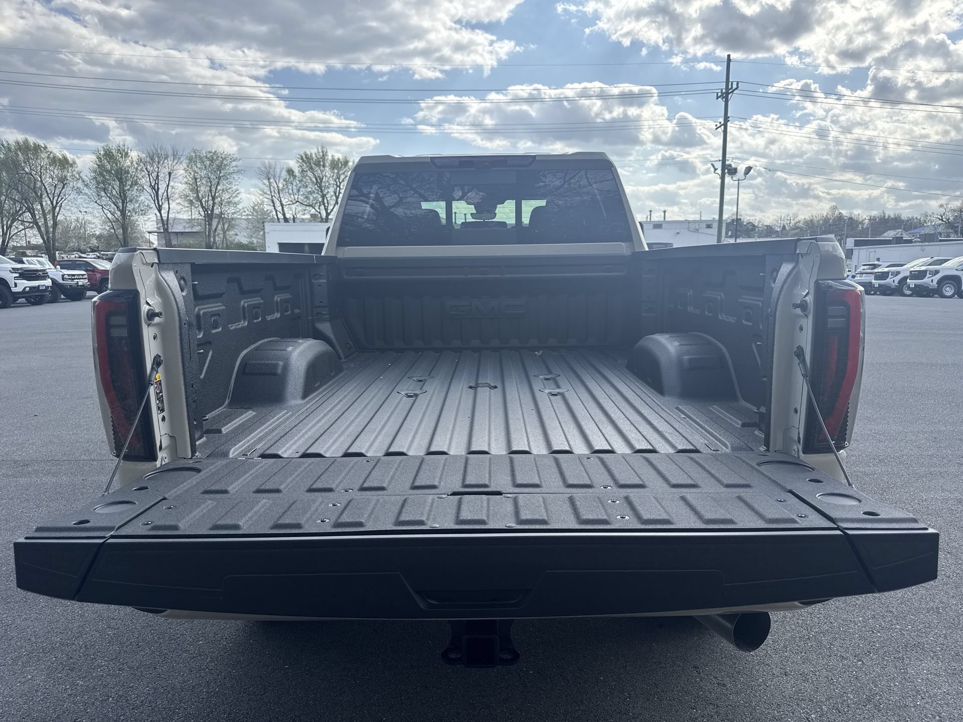 New 2026 GMC Sierra 2500 AT4 w/ AT4 Premium Plus Package AWD/4WD image 21