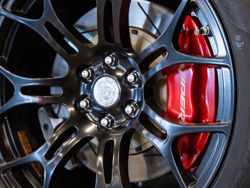 Used 2013 SRT Viper GTS w/ GTS Laguna Interior Pkg RWD image 17