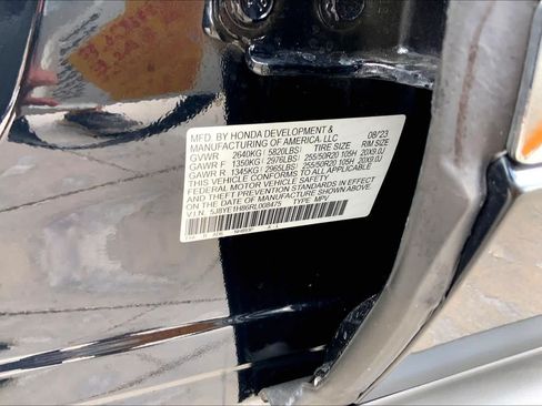 Used 2024 Acura MDX SH-AWD w/ Advance Package image 35