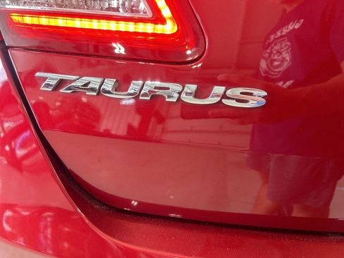 Used 2017 Ford Taurus SEL w/ Equipment Group 201A image 9