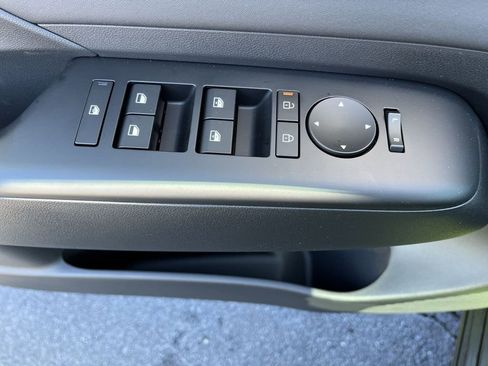 Used 2024 Hyundai Kona Limited image 13