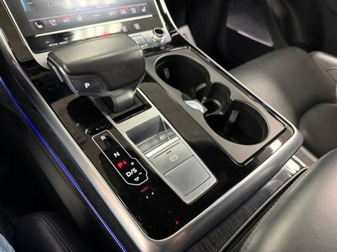 Used 2019 Audi Q8 Prestige w/ Luxury Package image 44