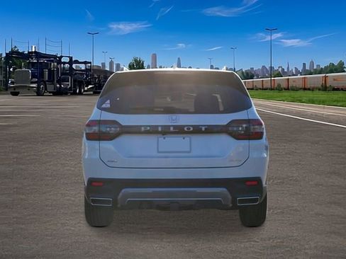 New 2026 Honda Pilot Elite image 4