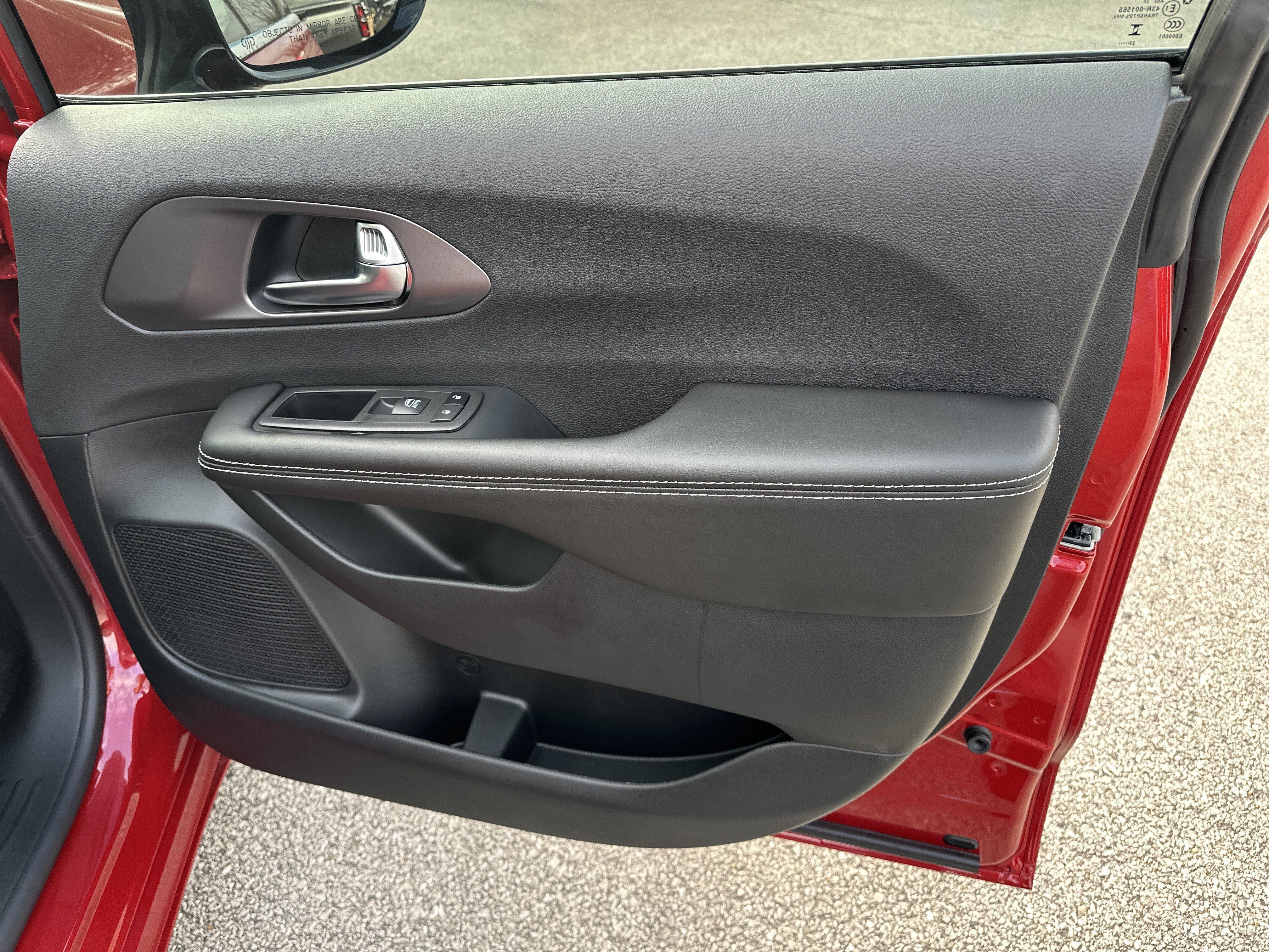 New 2026 Chrysler Pacifica Select FWD image 16