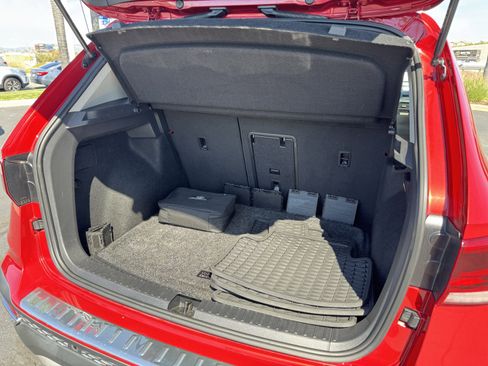 Used 2022 Volkswagen Taos SEL w/ Panoramic Sunroof Package image 37