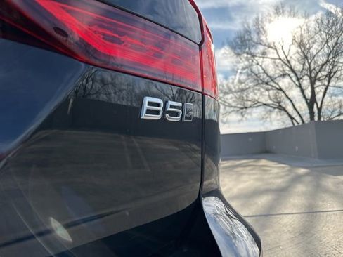 Certified 2025 Volvo V60 B5 Cross Country Plus image 39