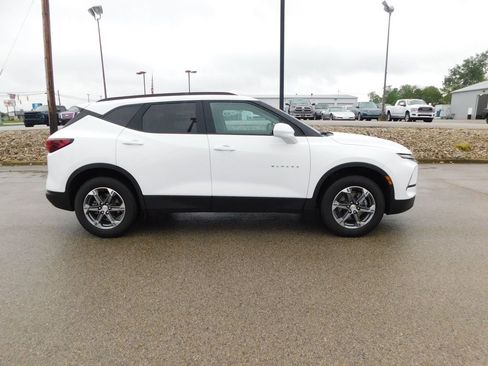 Used 2023 Chevrolet Blazer LT w/ Convenience Package FWD image 2