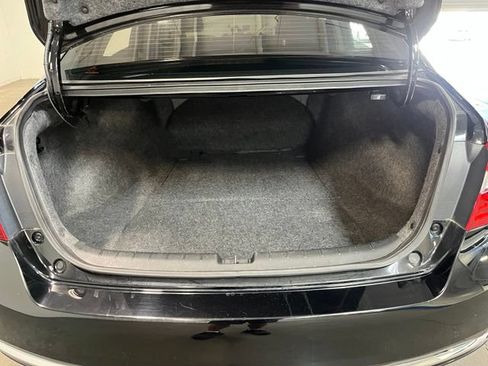Used 2017 Honda Accord LX image 17