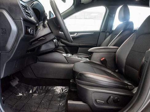 Used 2025 Ford Escape ST-Line image 11