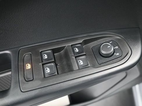 New 2026 Volkswagen Taos S image 13