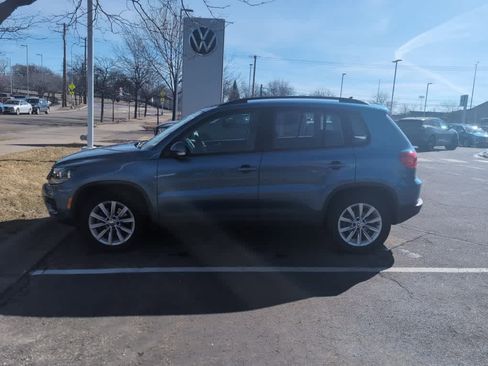 Used 2018 Volkswagen Tiguan Limited w/ Premium Package image 2
