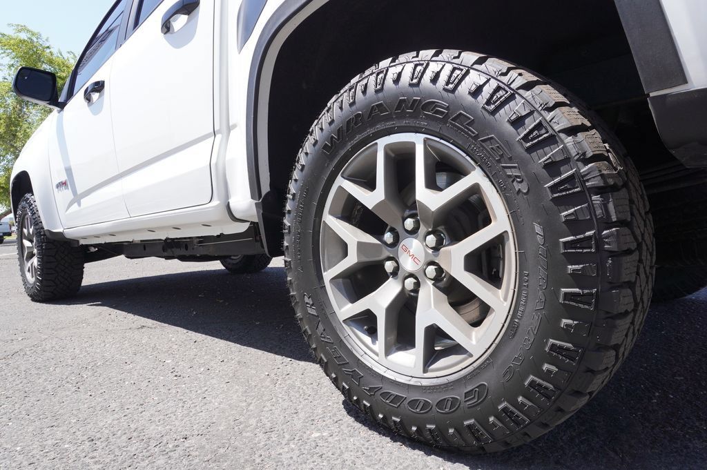Used 2021 GMC Canyon AT4 w/ Driver Alert Package AWD/4WD image 8
