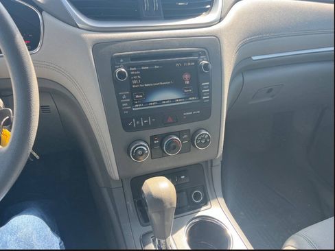 Used 2017 Chevrolet Traverse LS FWD image 6
