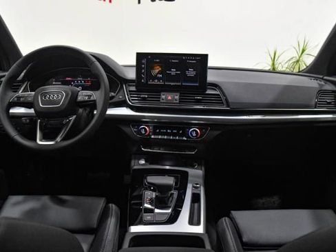 Used 2024 Audi Q5 2.0T Premium w/ Summer of Audi Package AWD/4WD image 17