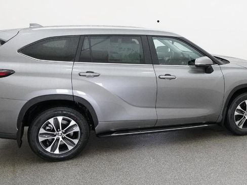 New 2026 Toyota Highlander XLE image 35