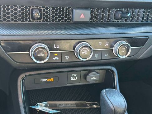 Used 2025 Honda CR-V LX image 27