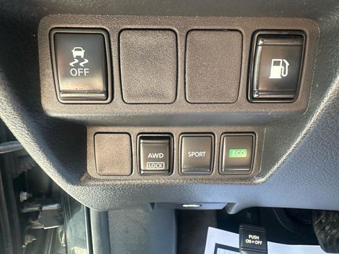 Used 2018 Nissan Rogue S AWD/4WD image 17