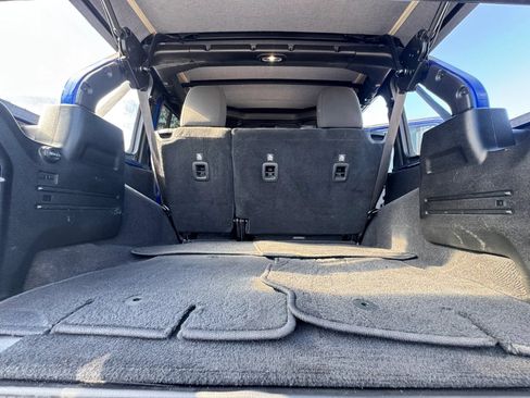 Used 2018 Jeep Wrangler Unlimited Sport AWD/4WD image 8