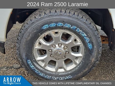 Used 2024 RAM 2500 Laramie AWD/4WD image 17