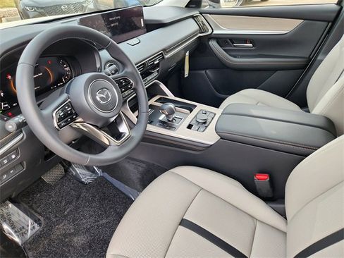New 2025 MAZDA CX-70 Plug-In Hybrid w/ Premium Pkg image 9