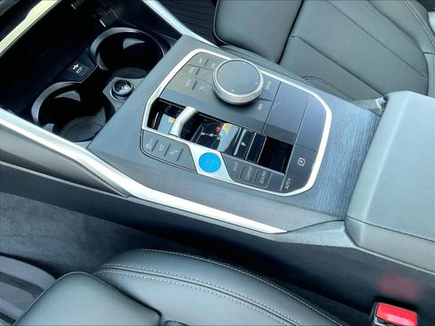 Certified 2025 BMW i4 eDrive40 w/ Premium Package RWD image 20