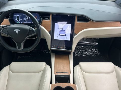 Used 2020 Tesla Model X Long Range image 13