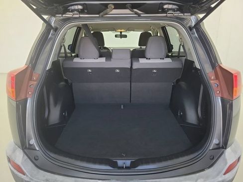 Used 2014 Toyota RAV4 LE FWD image 11