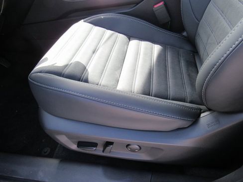 New 2025 Mitsubishi Outlander SE image 14