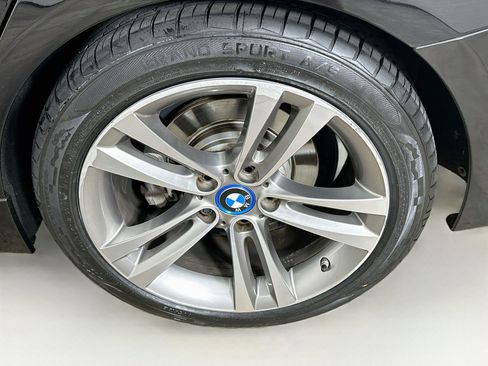 Used 2018 BMW 330e RWD image 11