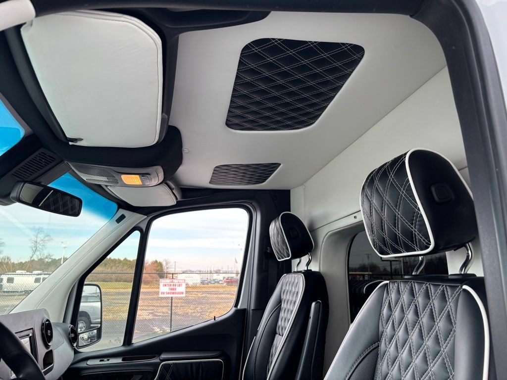 Used 2019 Mercedes-Benz Sprinter 170 w/ Driver Convenience Package image 20