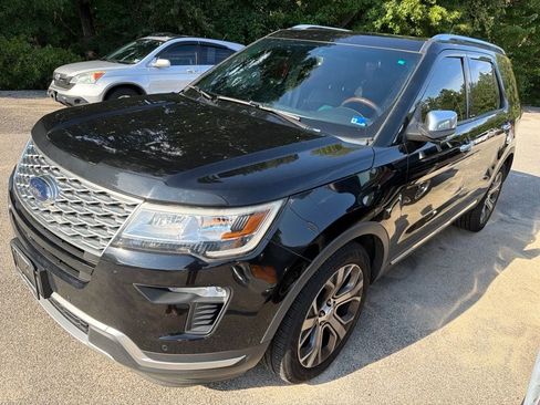 Used 2018 Ford Explorer Platinum AWD/4WD image 4