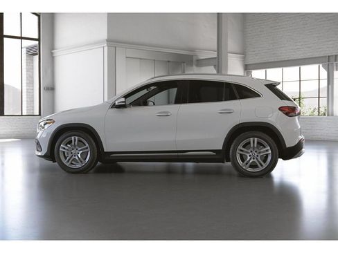 Used 2023 Mercedes-Benz GLA 250 4MATIC image 34